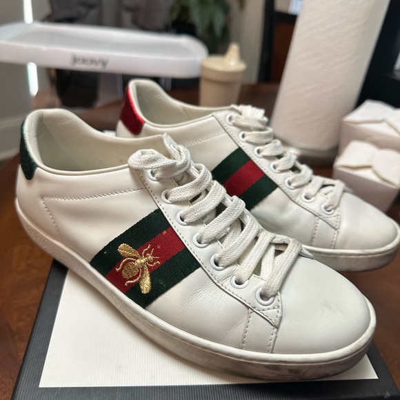 The shoes are new, only worn a few times. - Picture 6 of 8